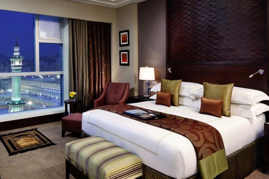 FAİRMONT CLOCK TOWER